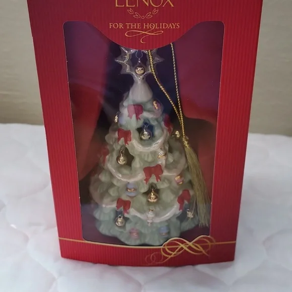 Lenox "2010 Annual Christmas Ornament" - Picture 7 of 7